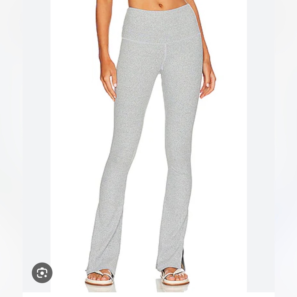 NWOT Strut This beau pant in sold out stone rib color size M